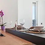 Modern, Cityview, Penthouse Yiwoo Гисен