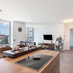 Modern, Cityview, Penthouse Yiwoo Апартаменты *